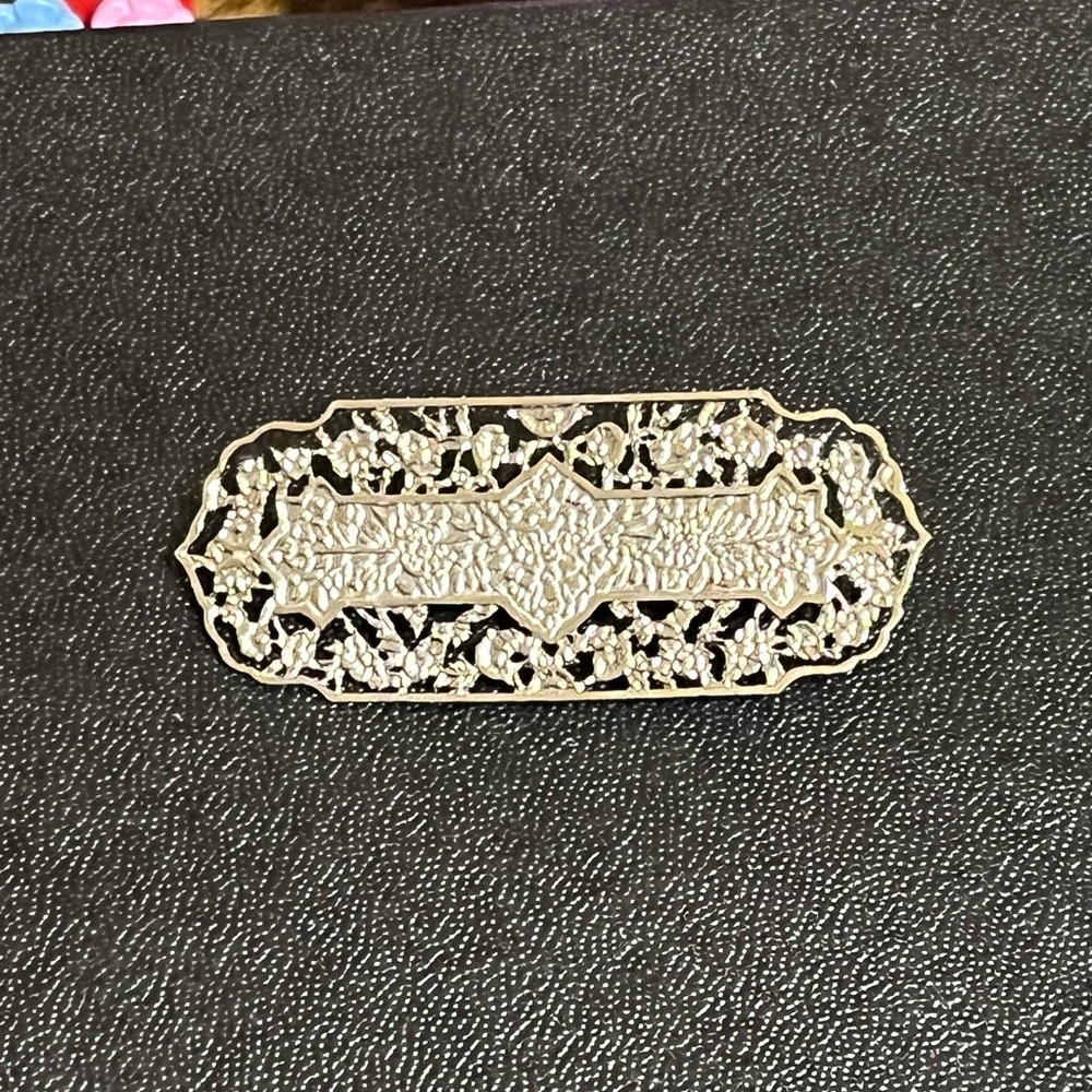 Thin Victorian Style Brooch
